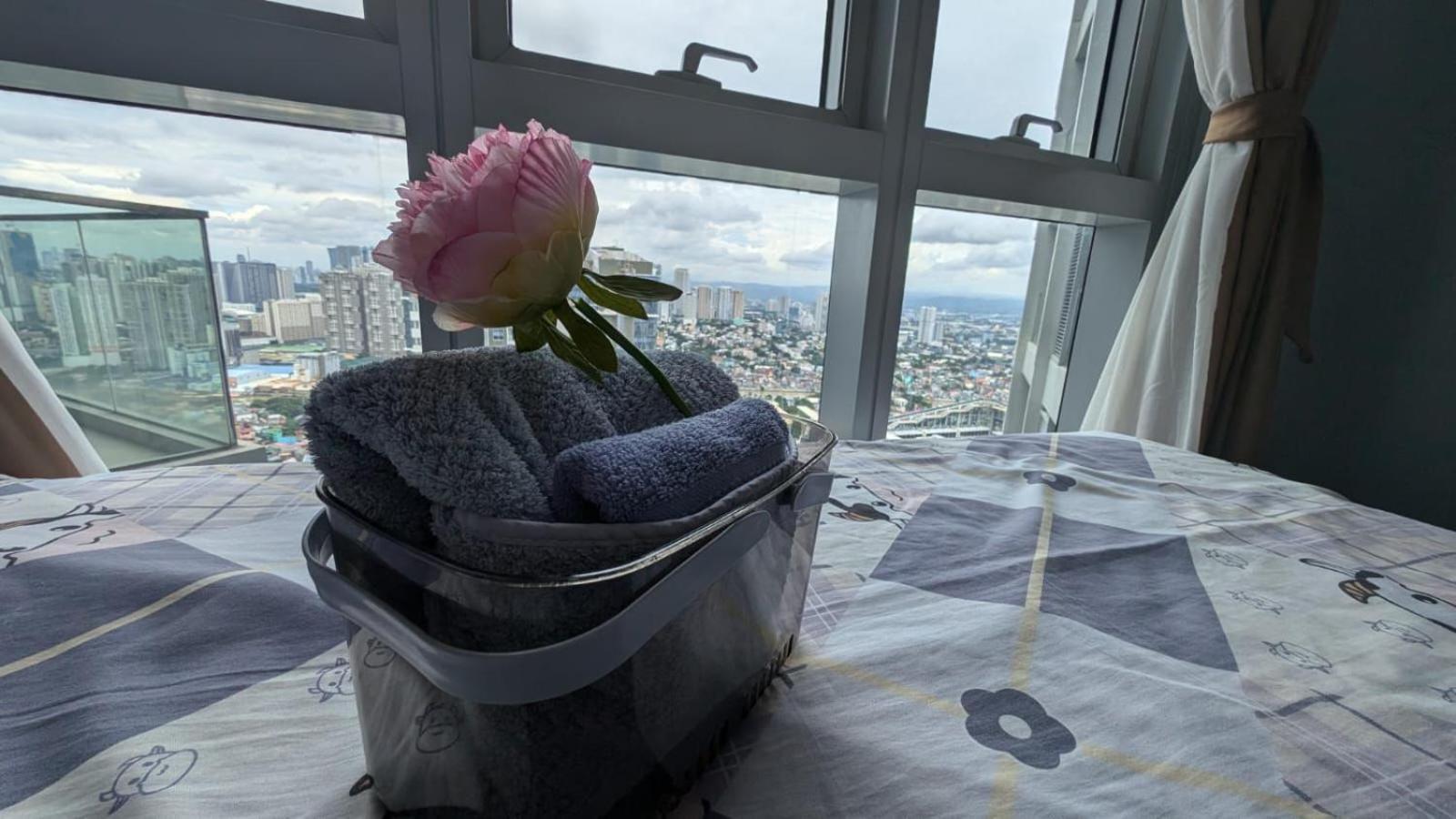 Aparthotel Eg Private House -Bgc Uptown Taguig Exterior foto